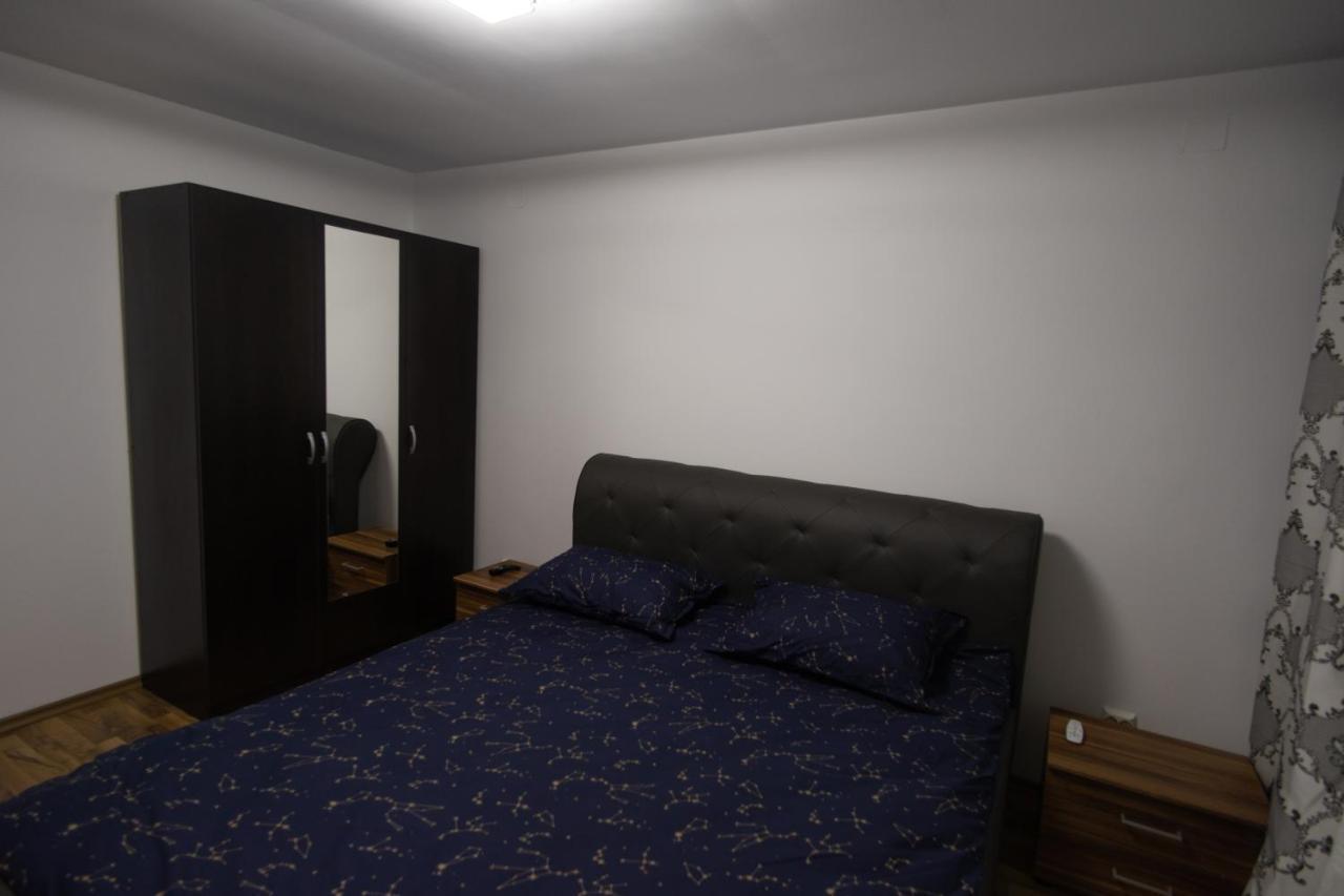 Aquarium Apartment Бузеу Екстер'єр фото