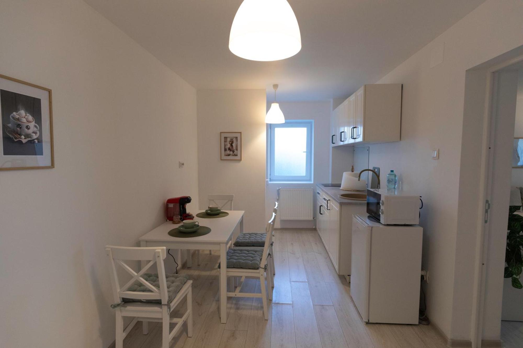 Aquarium Apartment Бузеу Екстер'єр фото