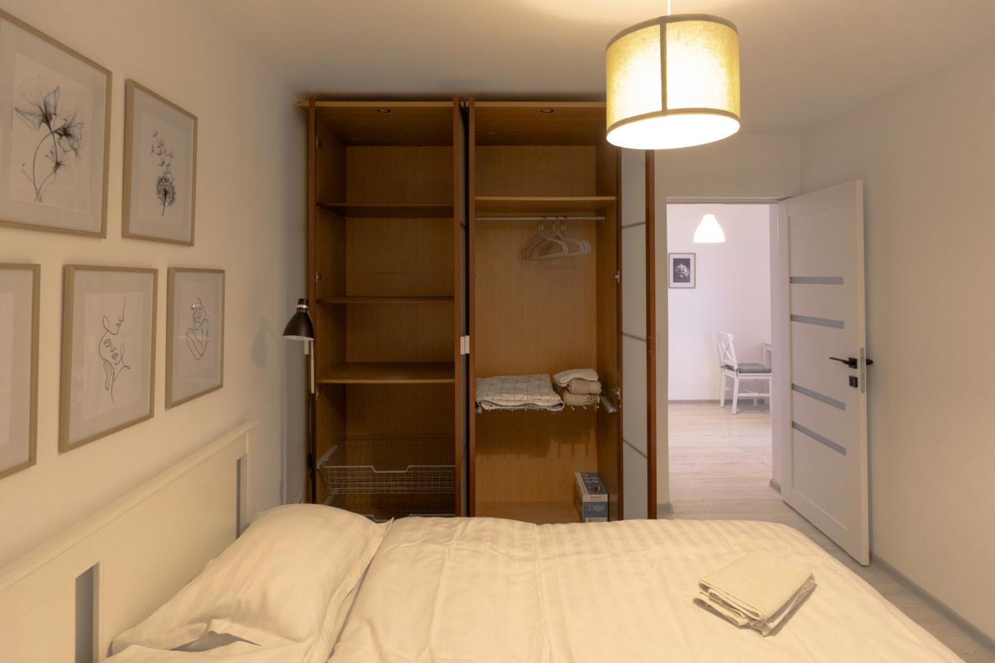Aquarium Apartment Бузеу Екстер'єр фото