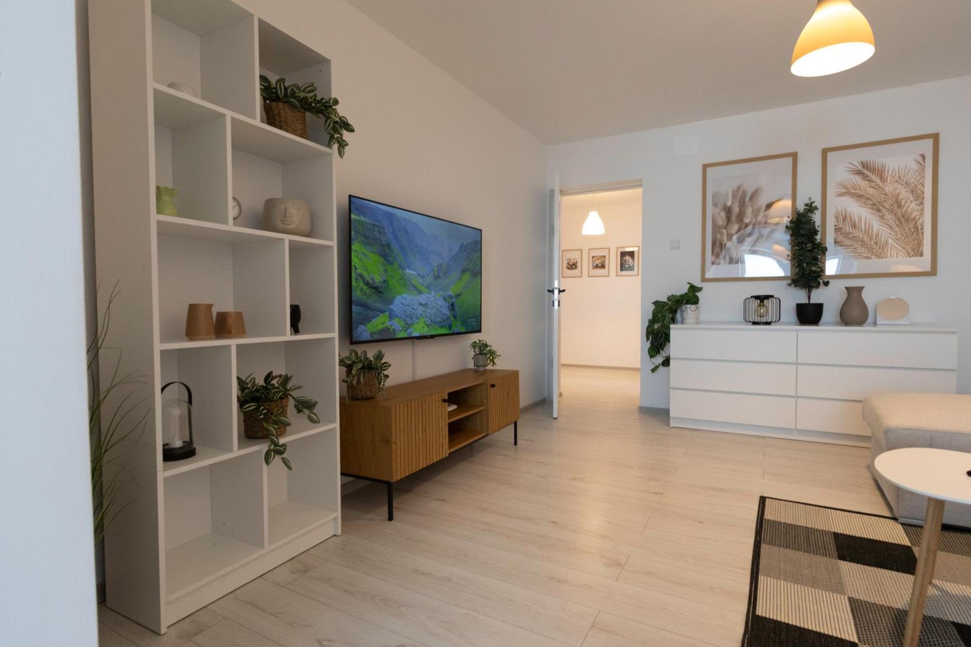 Aquarium Apartment Бузеу Екстер'єр фото