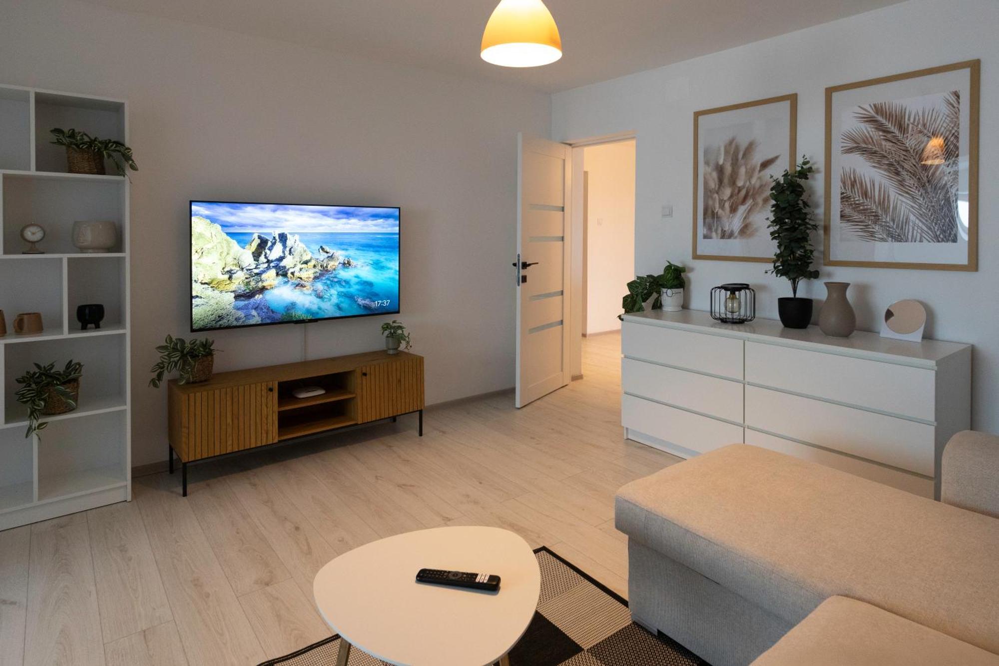 Aquarium Apartment Бузеу Екстер'єр фото