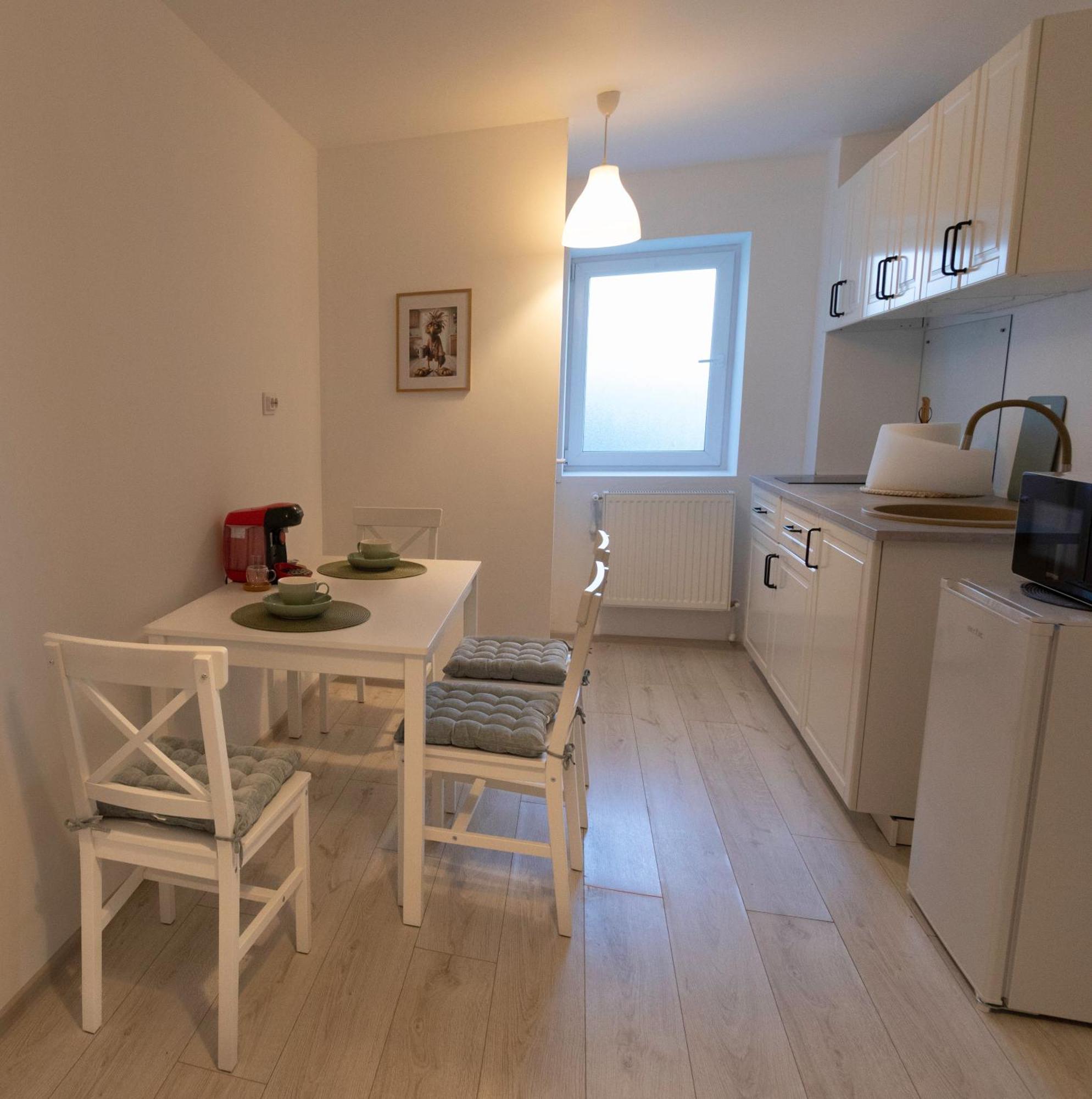 Aquarium Apartment Бузеу Екстер'єр фото